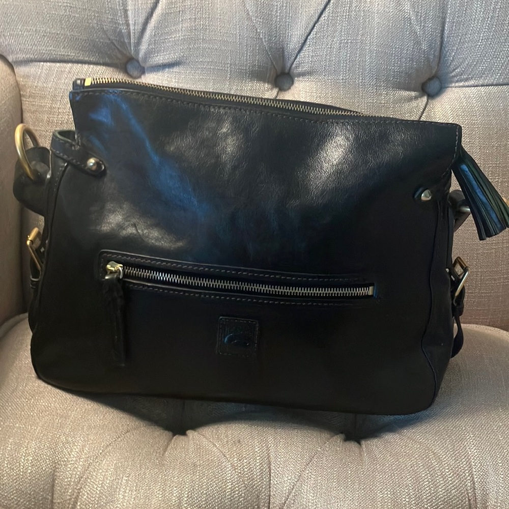 Dooney & Bourke leather shoulder bag